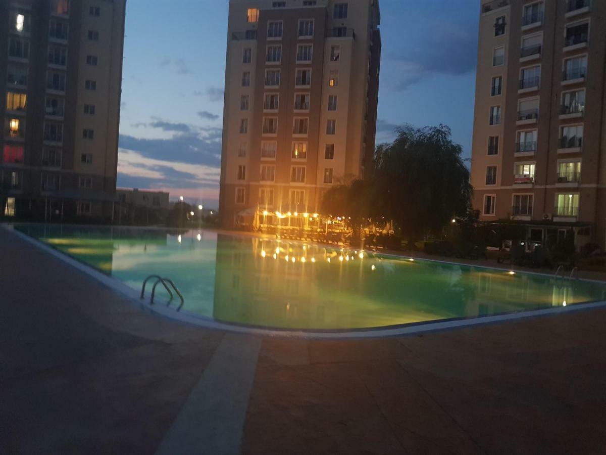 Luxury Apartment With Pool In North Bucharest Cretuleasca Buitenkant foto