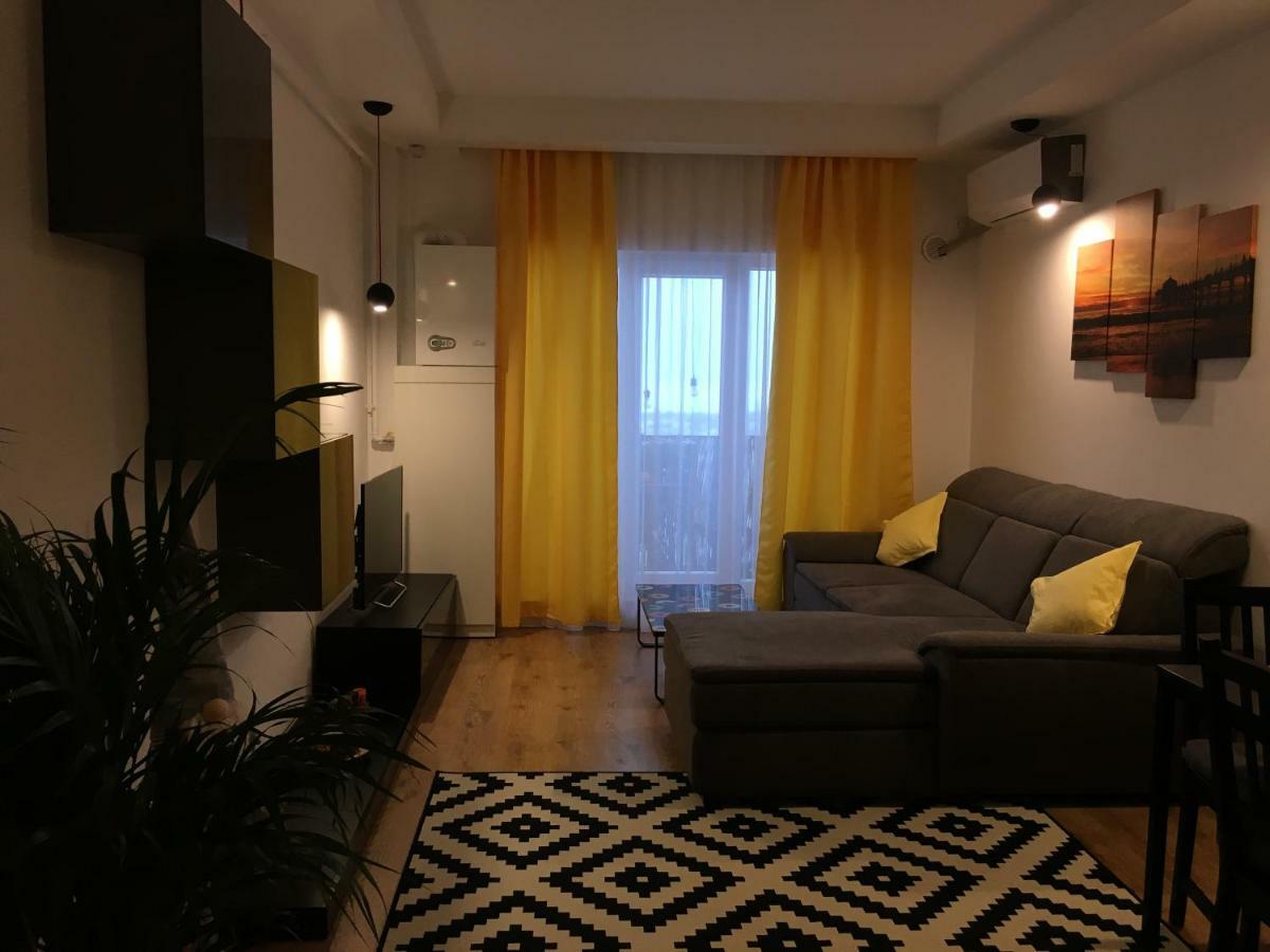 Luxury Apartment With Pool In North Bucharest Cretuleasca Buitenkant foto